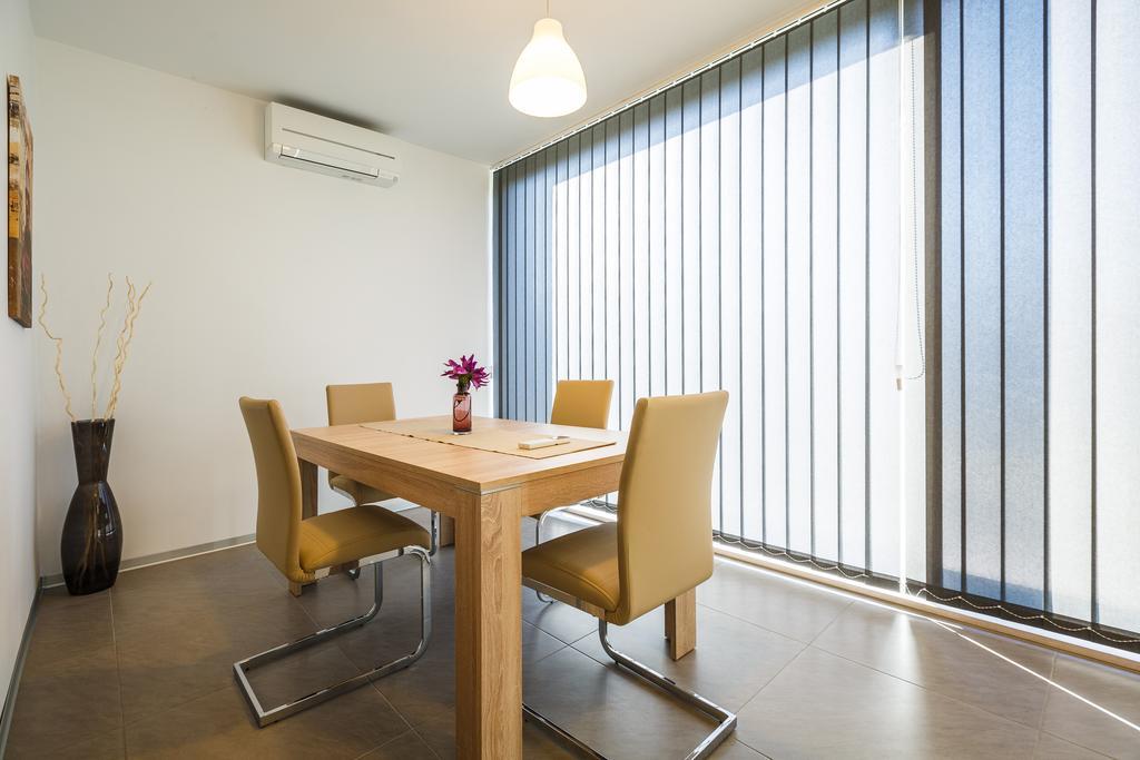 Ivni Apartmani Novigrad Istria 部屋 写真